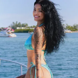 Malu Trevejo FREE 🎶