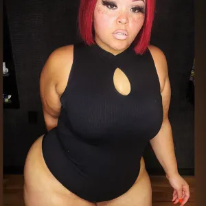 SubmissiveGoddess69
