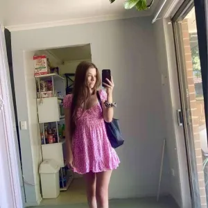 Ella H