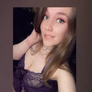 @hollymae3