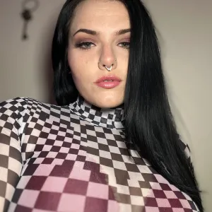 🖤𝚁𝚊𝚟𝚎𝚗 𝙶𝚛𝚊𝚟𝚎𝚜🖤