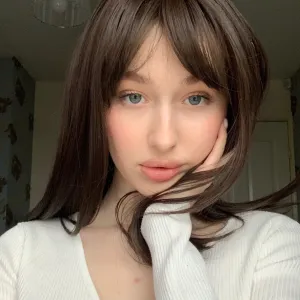 DeLuxe Girl