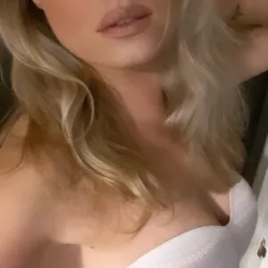 Hotwife & Her Dom