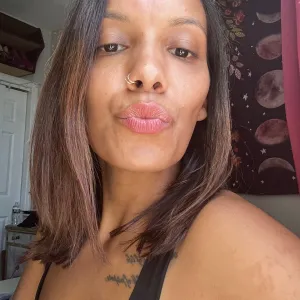 L0Li Feliz -FREE PAGE