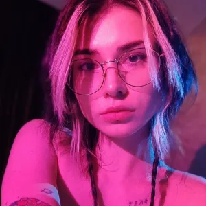 Vi