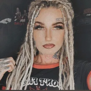 LivingDeadGirl