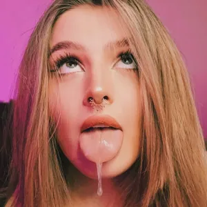 Isabel 🌈 QueenofRainbow