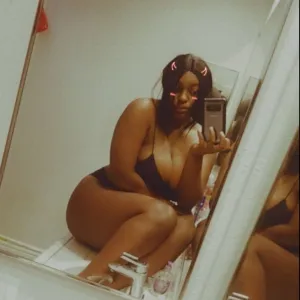 LiannaL33
