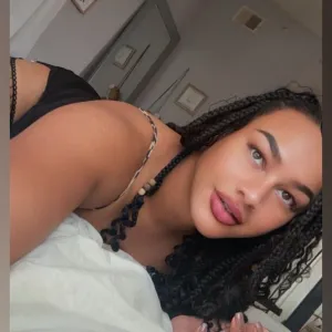 KINKY KAMOURI