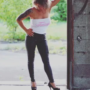 Playful_hot_wifey