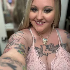 Chicklett- Tattooed Thick Southern MaMa❤