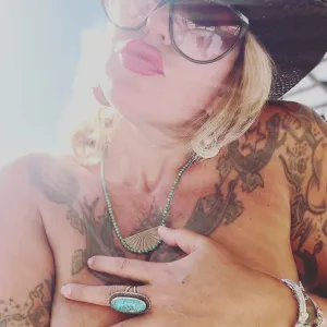 BikiniMom