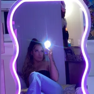 Heather Rose🦋