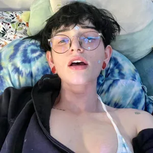 jeremy🖤he/him