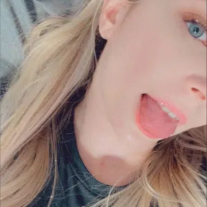 Cutie 🥰👅