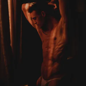 Chris.Topher