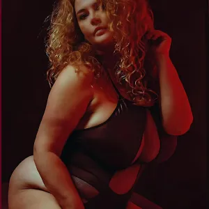 Dutchcurvesinheels 💞