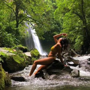 Bronze goddess