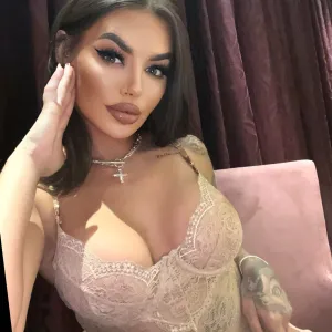 Melia Leigh 🐉