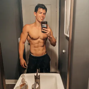 Alex Shreds