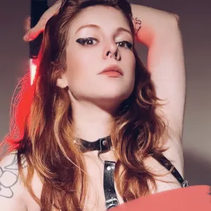 Kalli - mom next door