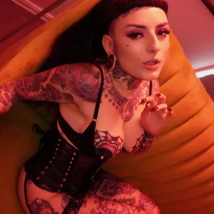 Dahlia Black