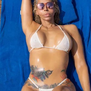 V-klyn Big Booty Brown Girl