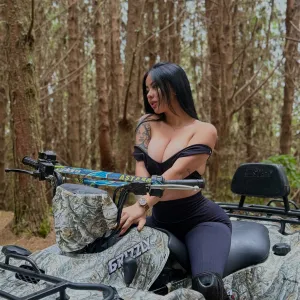 Paola Suarez Wild 🍃😈