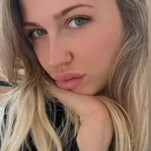 Emily T 😇