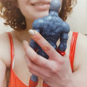 Giant Miss Brienne