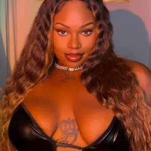 Worship The Goddess 🍑