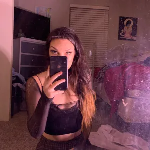 ᴴᵃᶻᵉˡ ᵇᵒⁿᵉ🥡💮
