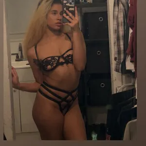 Aly j