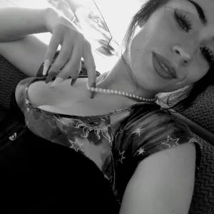 Qu££N♡R@£ 🌹