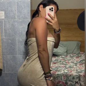 ✨Cutie with a booty✨