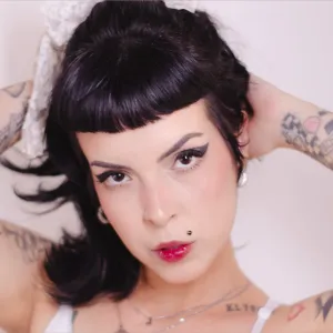 Julia |  Vip profile