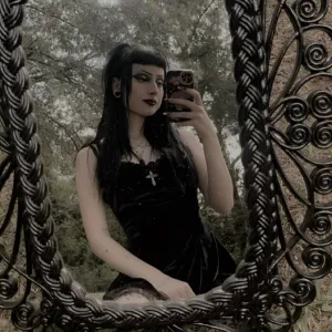 𝔖𝔞𝔪𝔪𝔦𝔢
