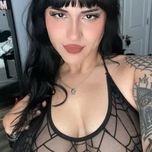 Mila Valentine
