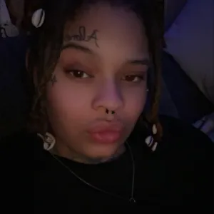 Mo