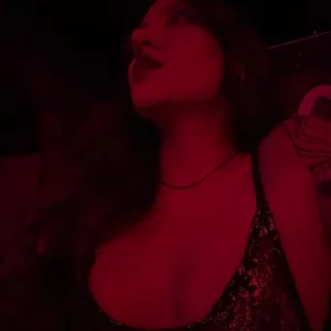 𝓢𝓱𝓪𝓻𝓲 ♡