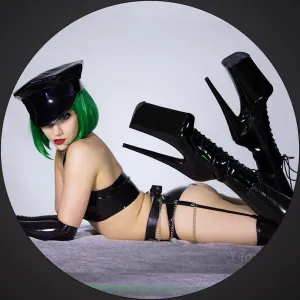 Dolly De Ville