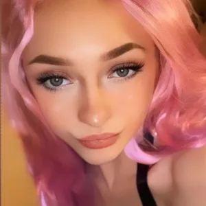 Estelle Rose🌹
