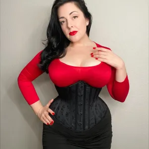 SCARLET LOVELLA