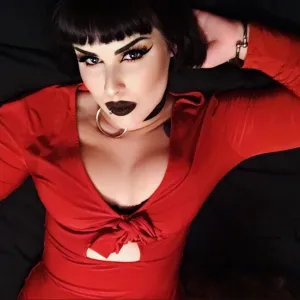 Chloe Lee (Lyra) ☥