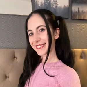 Nikki Gia VIP