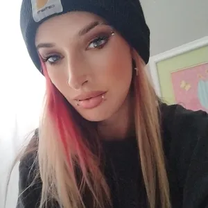 Devina Lynn