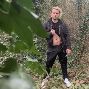 S M