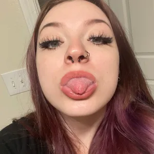 <3