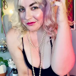 Scarlett O’Heartless THE GIRL NEXT DOOR