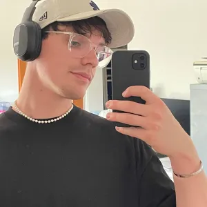 𝙩𝙬𝙞𝙣𝙠 𝙡𝙚𝙫𝙞